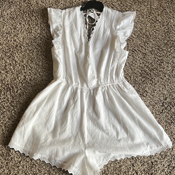 American Eagle romper White laced with open back Size XL NWT - Picture 8 of 13